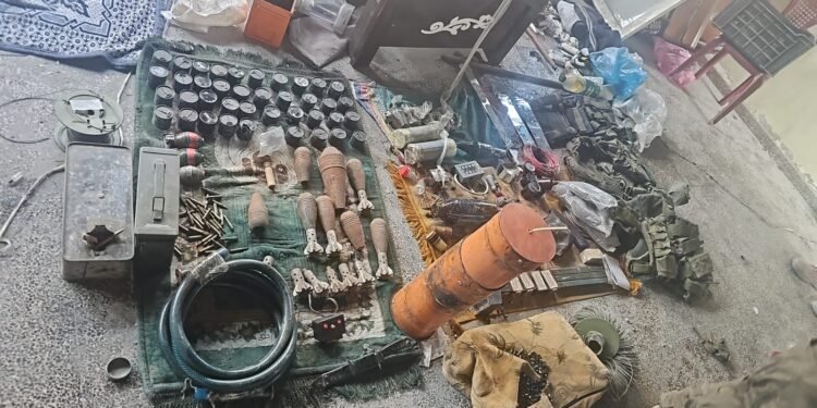 פשיטה באום אל פחם: נתפסו אמל"ח, קוקאין ומצלמות פיראטיות