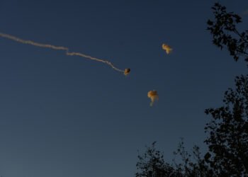 צעיר בשנות ה-20 נפצע קשה מרסיסים: כל הפרטים על המטחים לטבריה ולחיפה