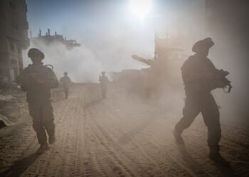 לוחמים לוחם