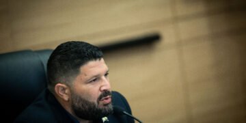 ח"כ אלמוג כהן מברך על סגירת התיק נגד המעורבים בפרשת החשד לרצח מחבלי נוחבה ב-7 באוקטובר