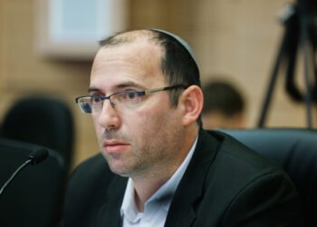 "בדם ואש נפדה אותך פלסטין" | רוטמן: במדינות אחרות מדובר בהסתה