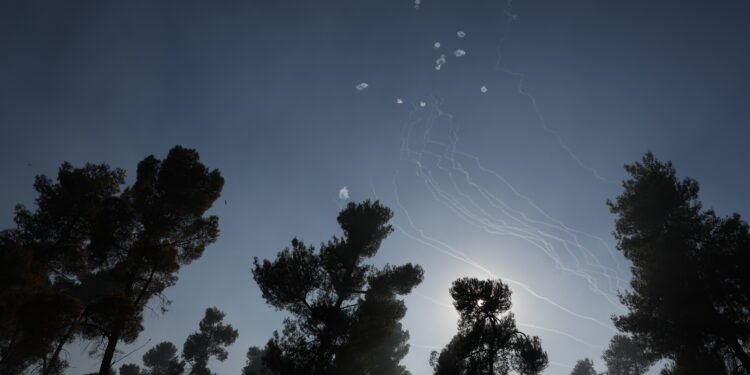 ירוטים לילה טילים