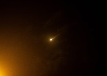 צעיר בשנות ה-20 נפצע קשה מרסיסים: כל הפרטים על המטחים לטבריה ולחיפה