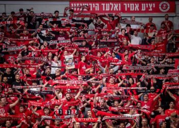 הפועל תל אביב ניצחה את חולון 68:72