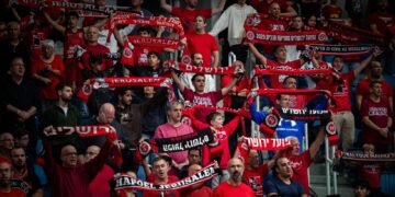 הפועל תל אביב ניצחה את חולון 68:72