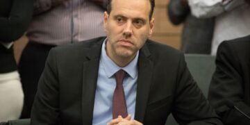 מנגנון להסדרת פירוטכניקה בספורט