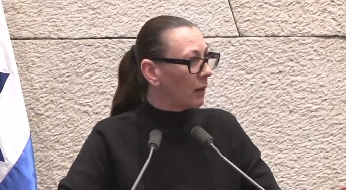 יוליה מלינובסקי