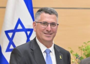 גדעון סער