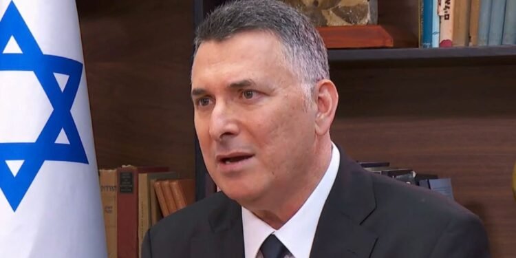 השר גדעון סער