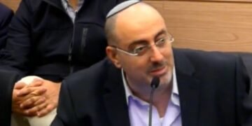 ניסים ואטורי