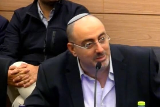 ניסים ואטורי